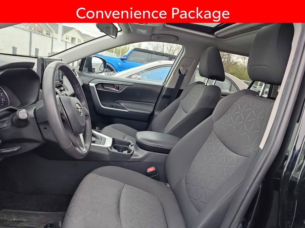 Used 2021 Toyota RAV4 XLE w/ Convenience Package image 6