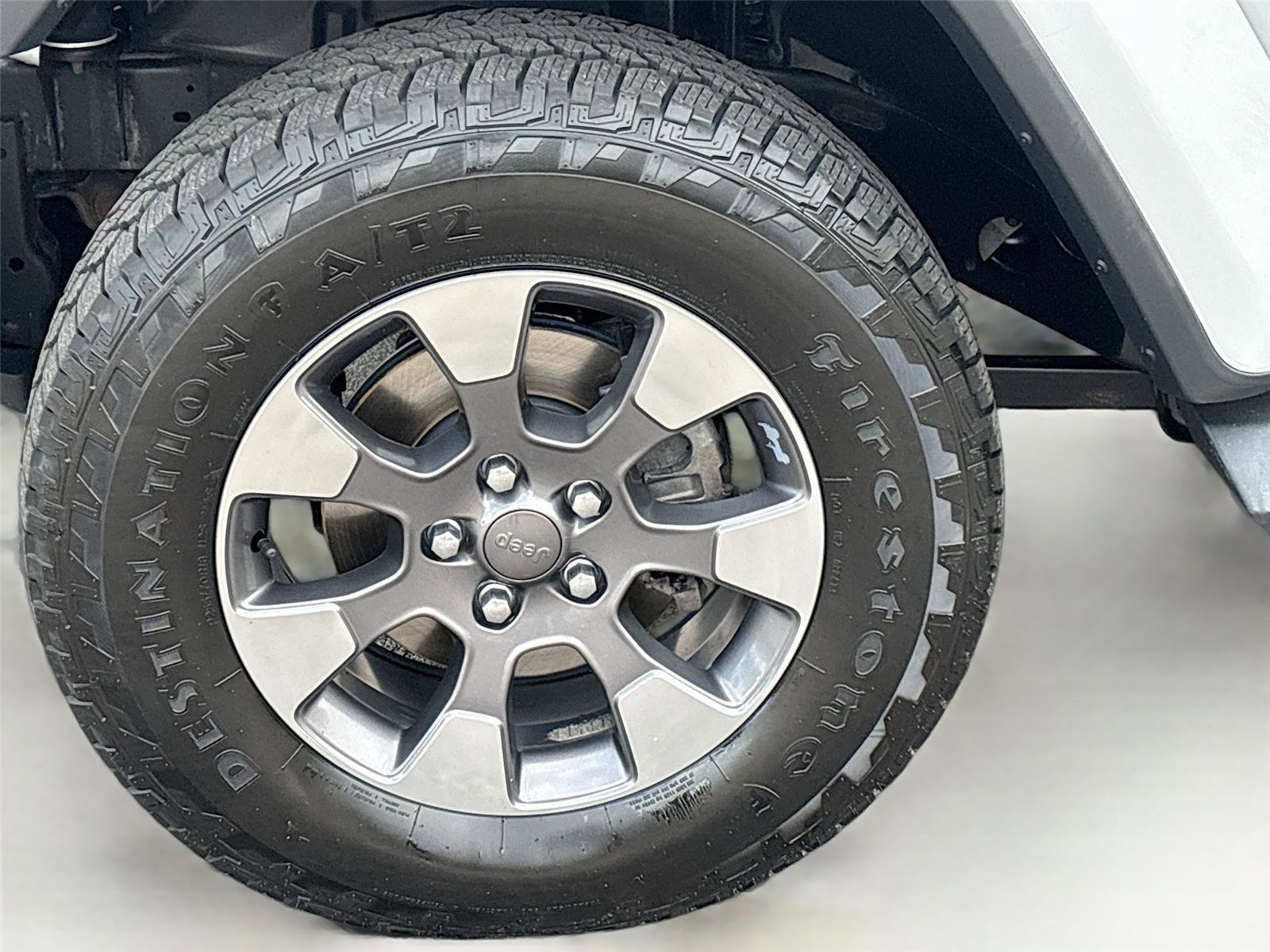 Used 2019 Jeep Wrangler Unlimited Sahara image 32