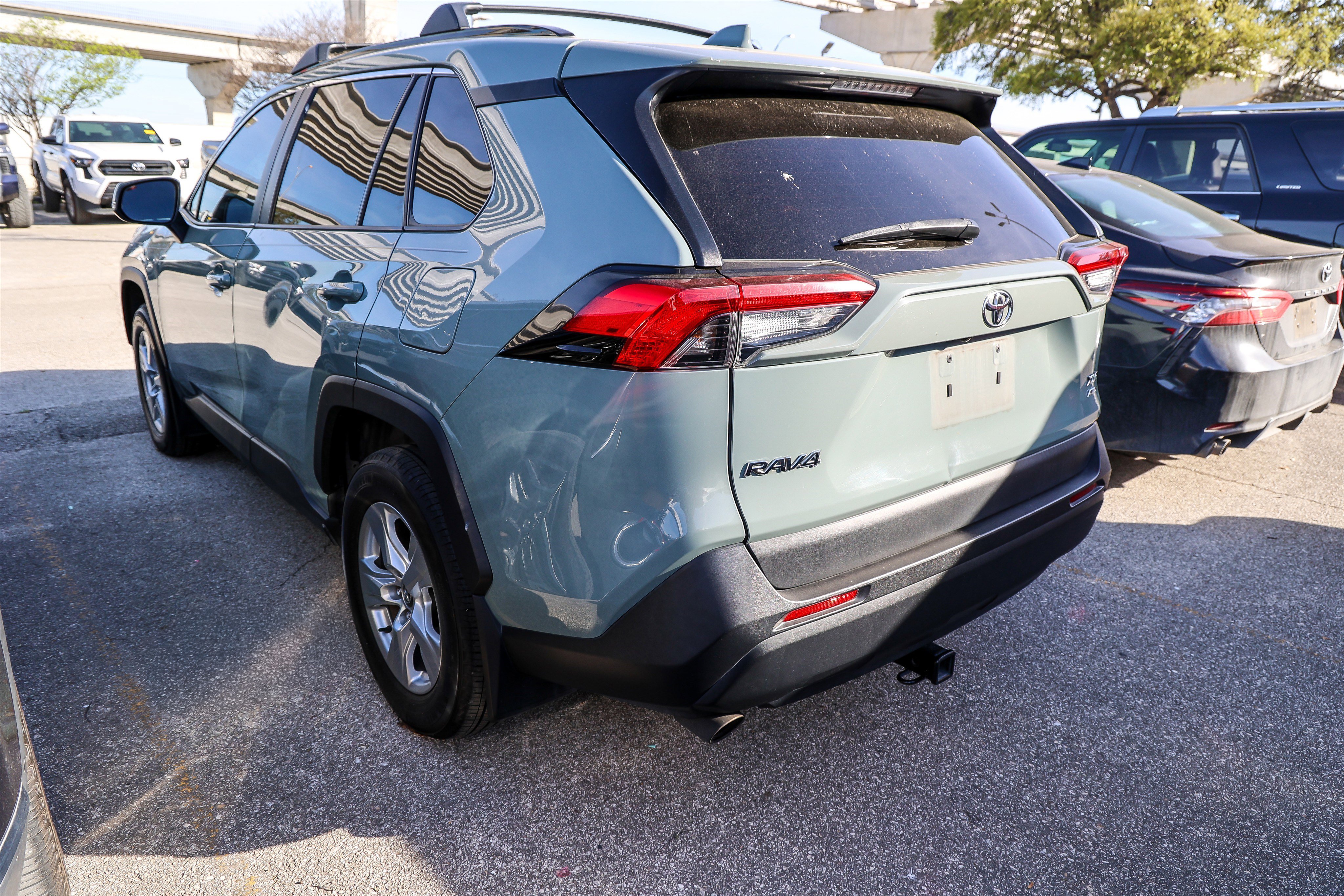 Used 2020 Toyota RAV4 XLE w/ Convenience Package image 10