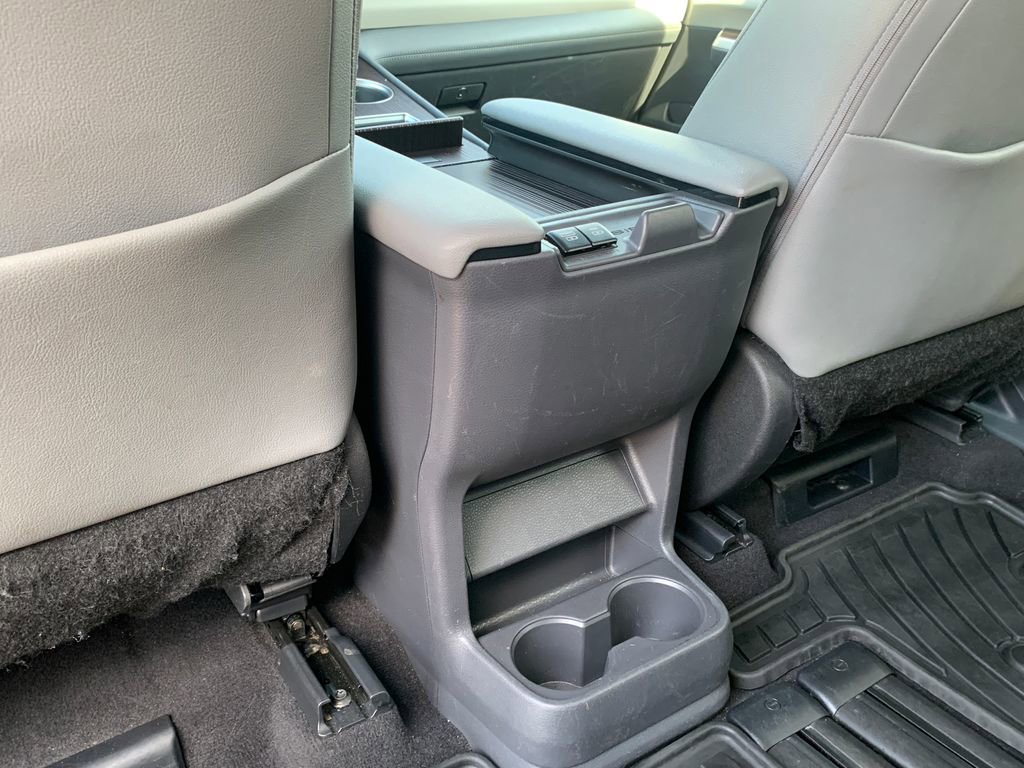 Used 2024 Toyota Sienna XLE FWD image 26