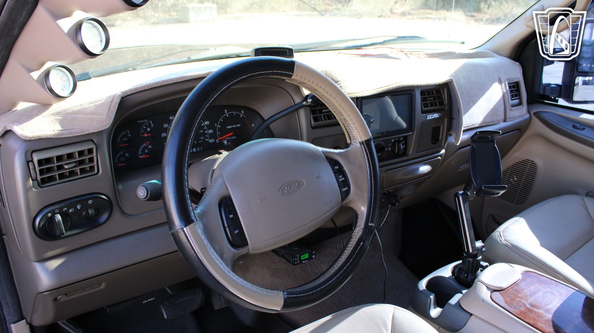 Used 2000 Ford Excursion Limited RWD image 4