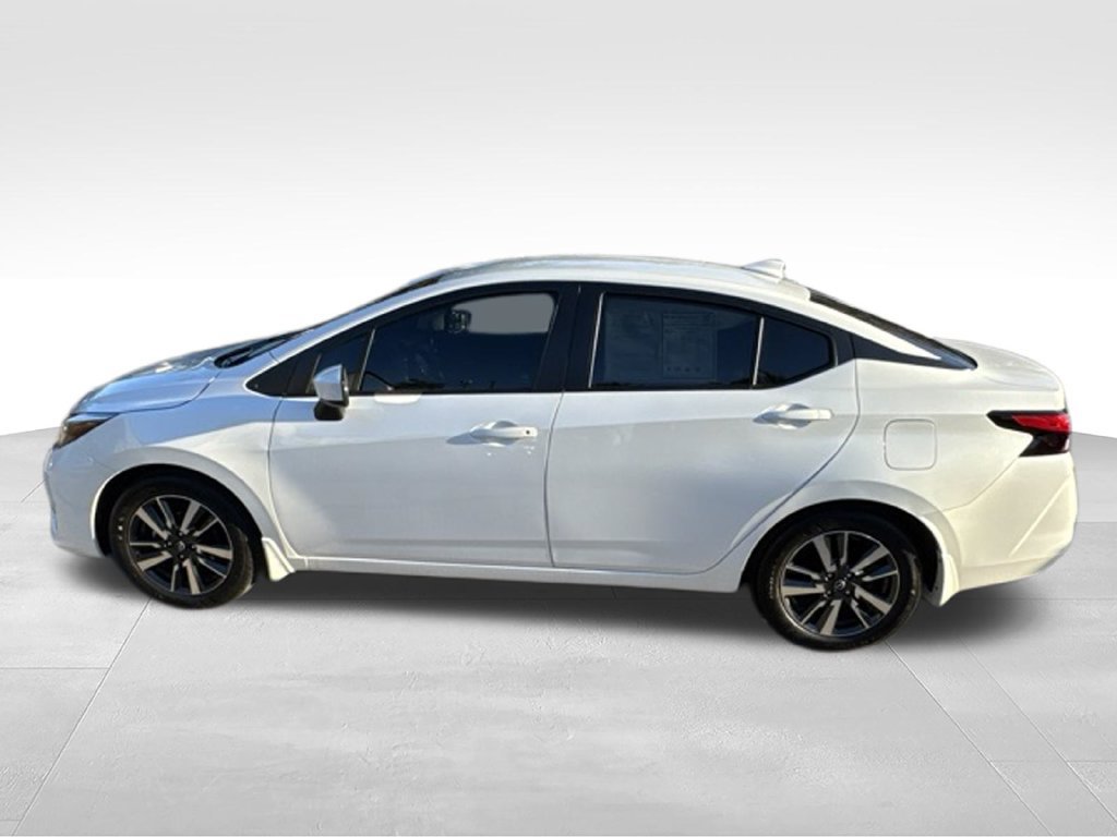 Used 2025 Nissan Versa SV w/ Trunk Package FWD image 4