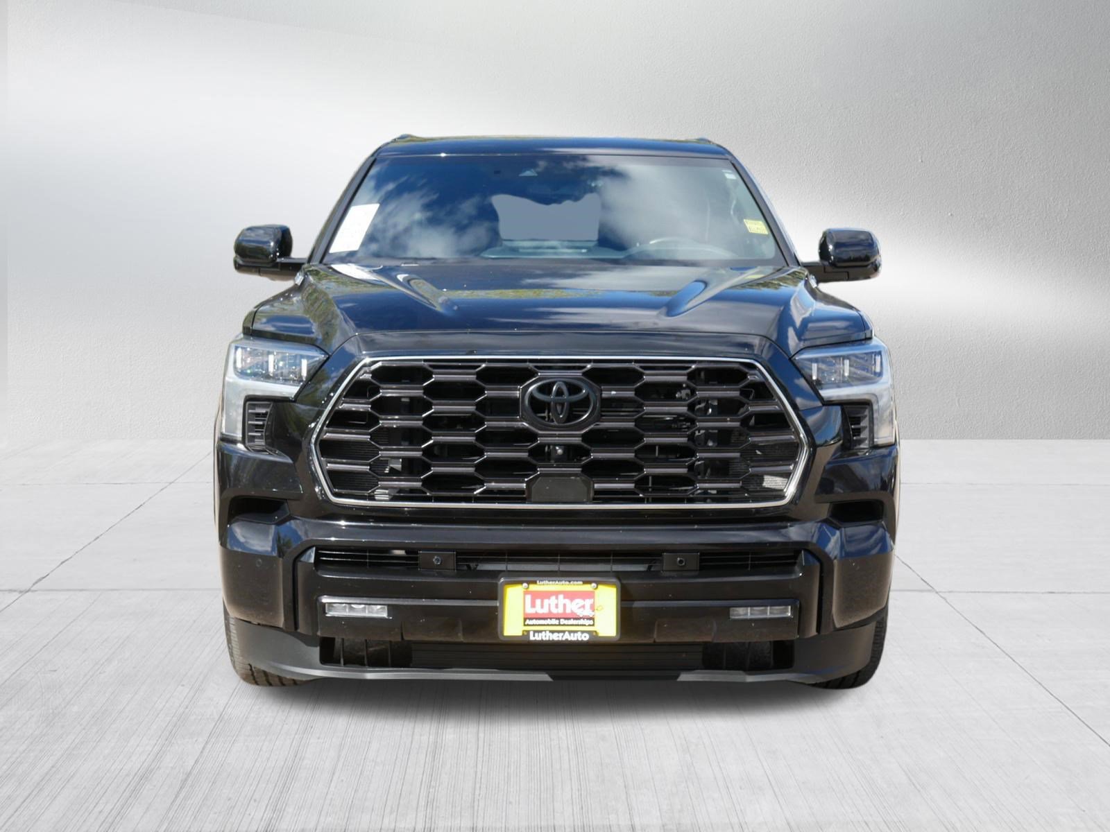 Used 2024 Toyota Sequoia Platinum AWD/4WD image 2