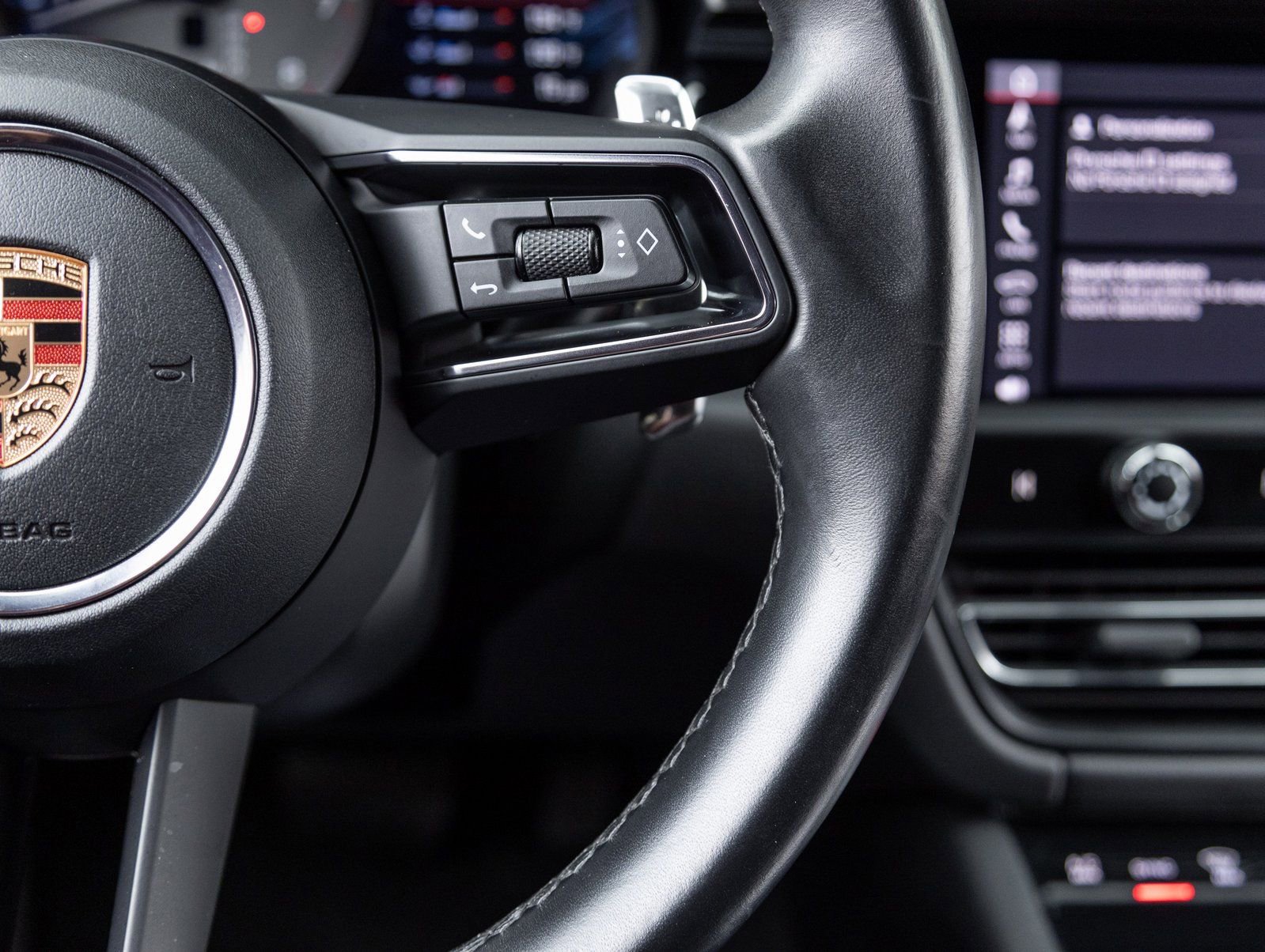 Certified 2023 Porsche Macan S image 16