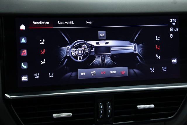 Used 2022 Porsche Cayenne Platinum Edition image 20