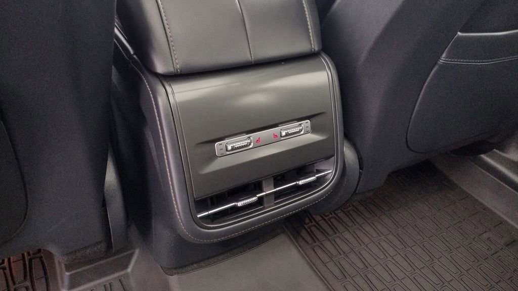 Certified 2024 Lincoln Nautilus Reserve w/ Equipment Group 202A image 23