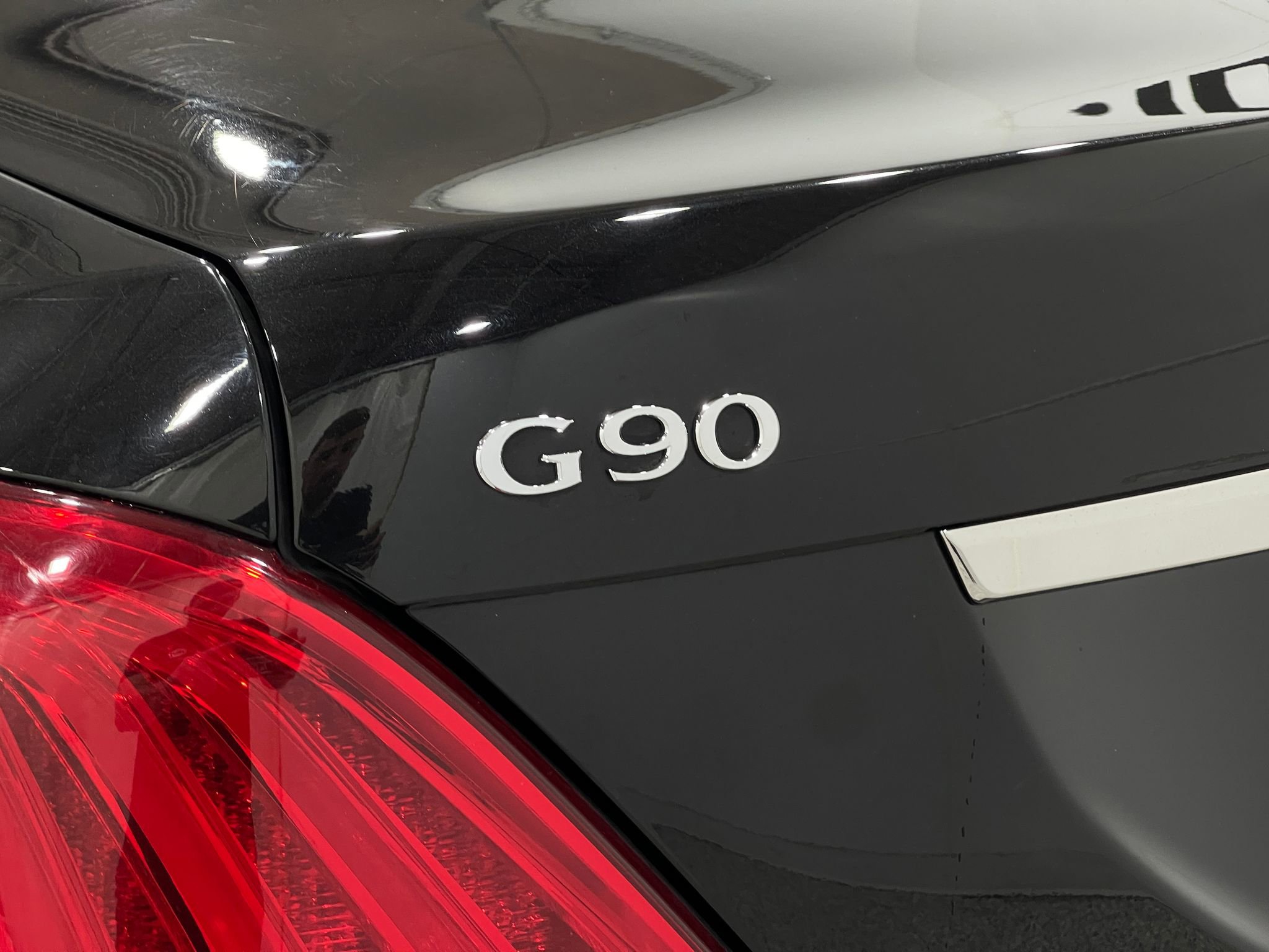 Used 2018 Genesis G90 3.3T Premium AWD/4WD image 37