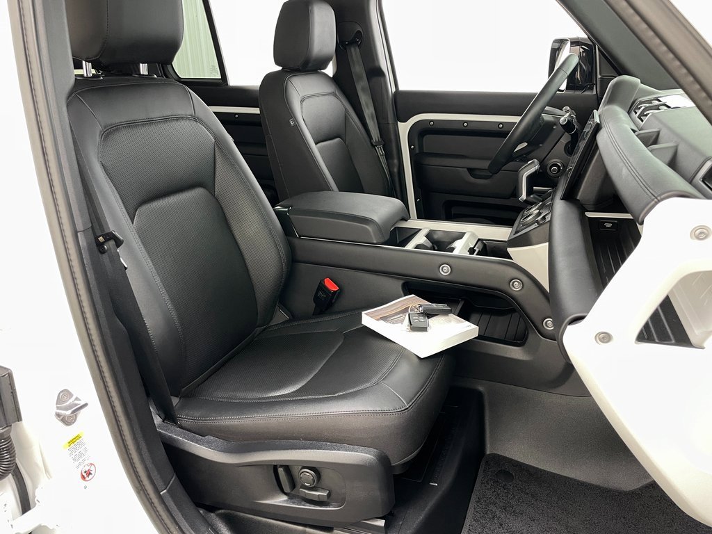 Used 2025 Land Rover Defender 110 S image 40