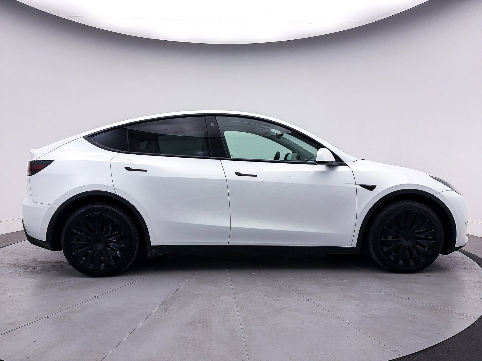 Used 2023 Tesla Model Y Long Range image 35