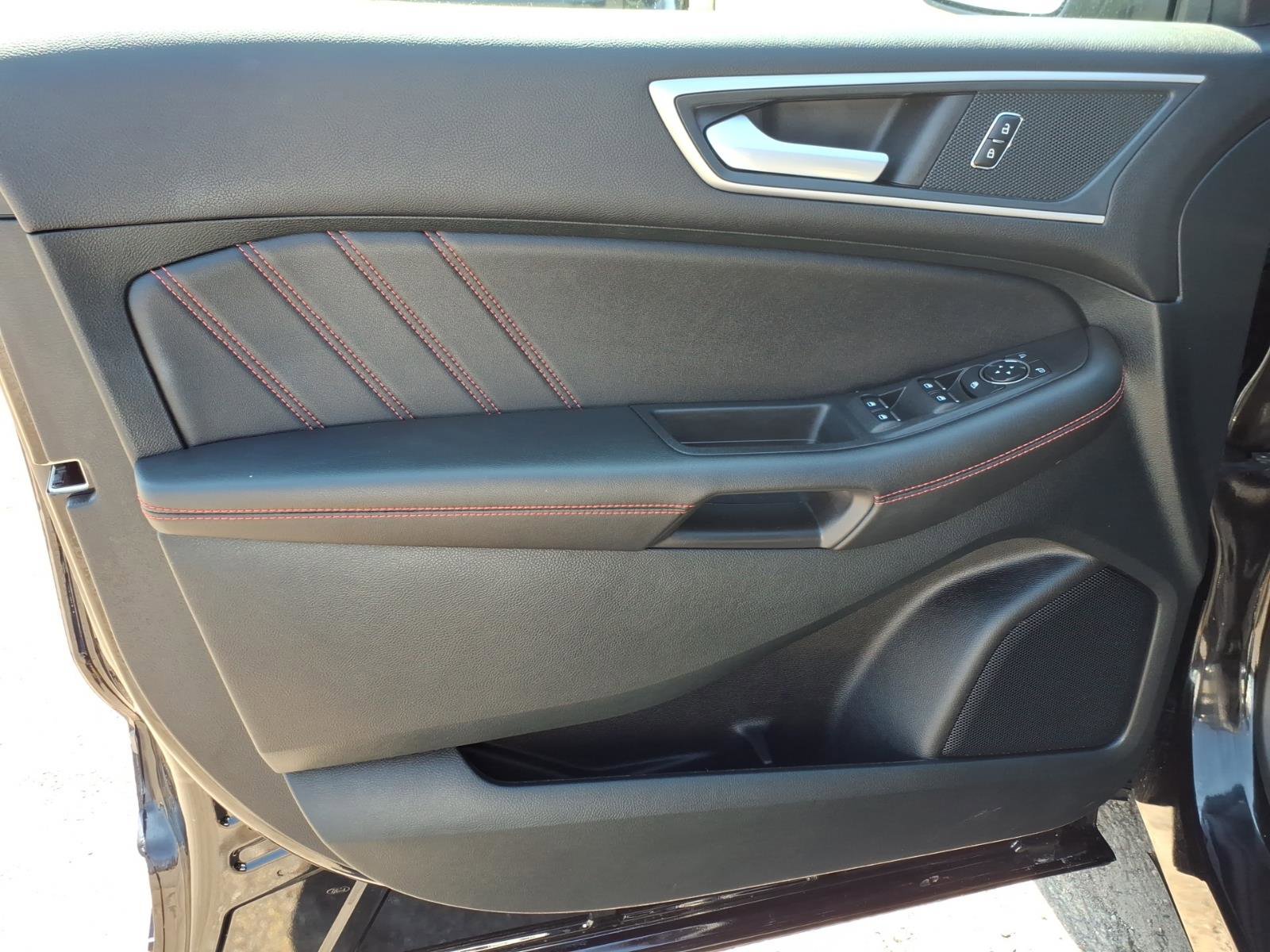 Used 2024 Ford Edge ST-Line image 16