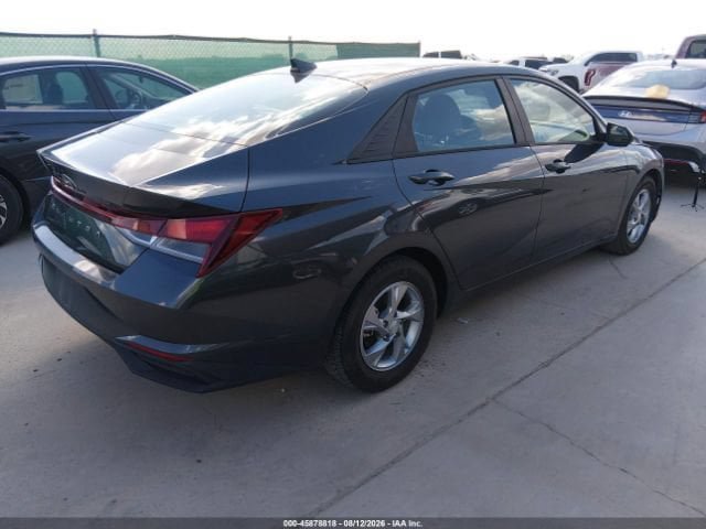 Used 2021 Hyundai Elantra SE FWD image 4