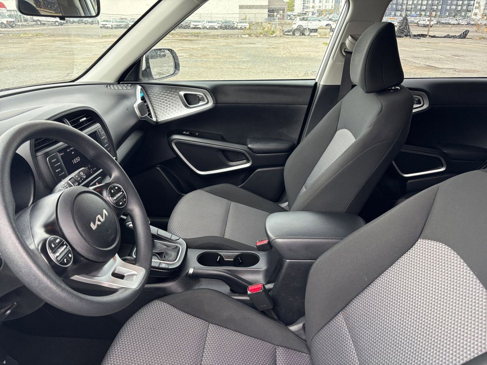 Used 2025 Kia Soul LX w/ LX Technology Package FWD image 22