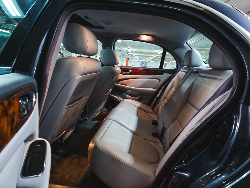 Used 2004 Jaguar XJ8 RWD image 20