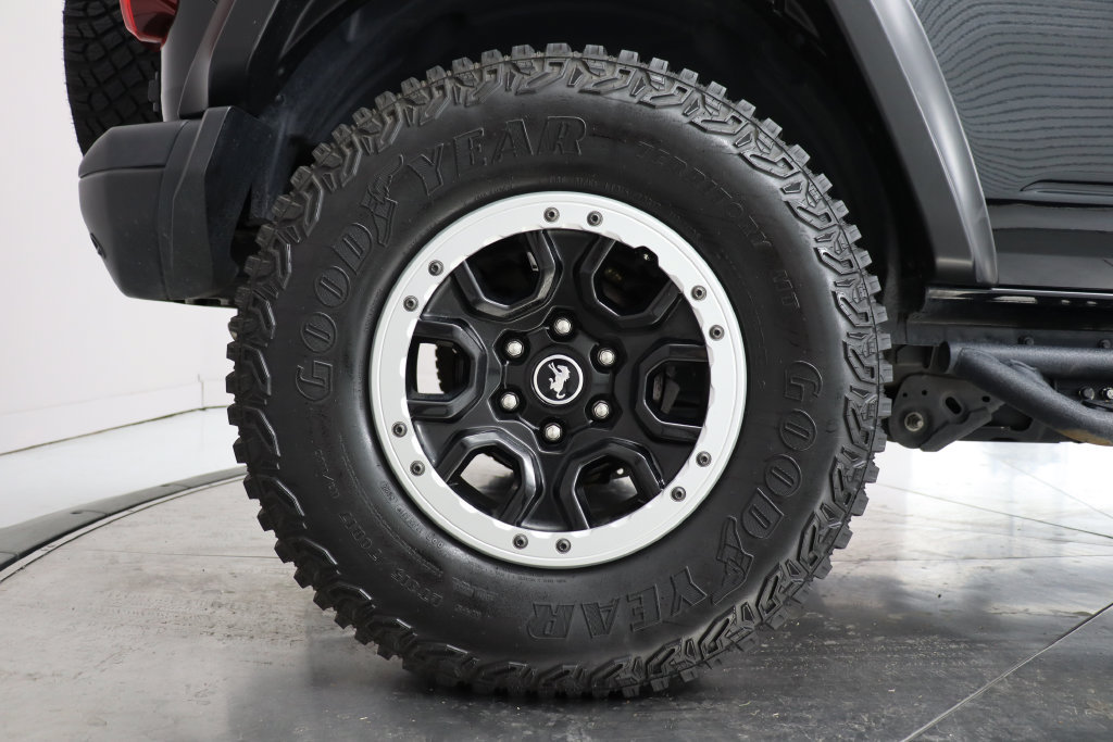 Used 2023 Ford Bronco Black Diamond w/ Sasquatch Package AWD/4WD image 38