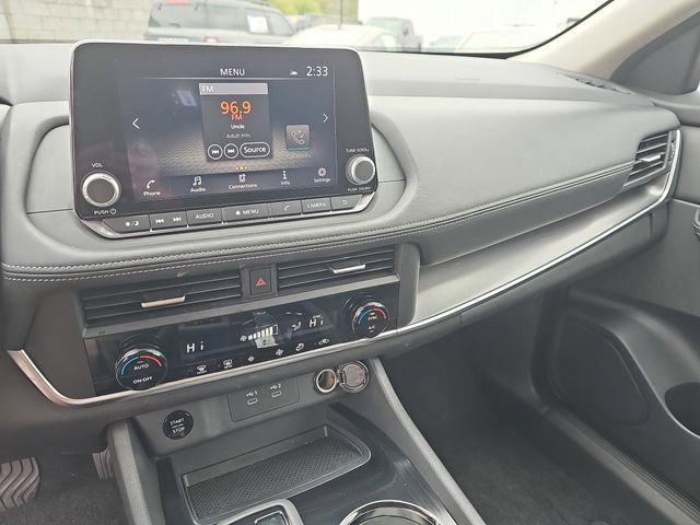 Used 2025 Nissan Rogue SV image 22