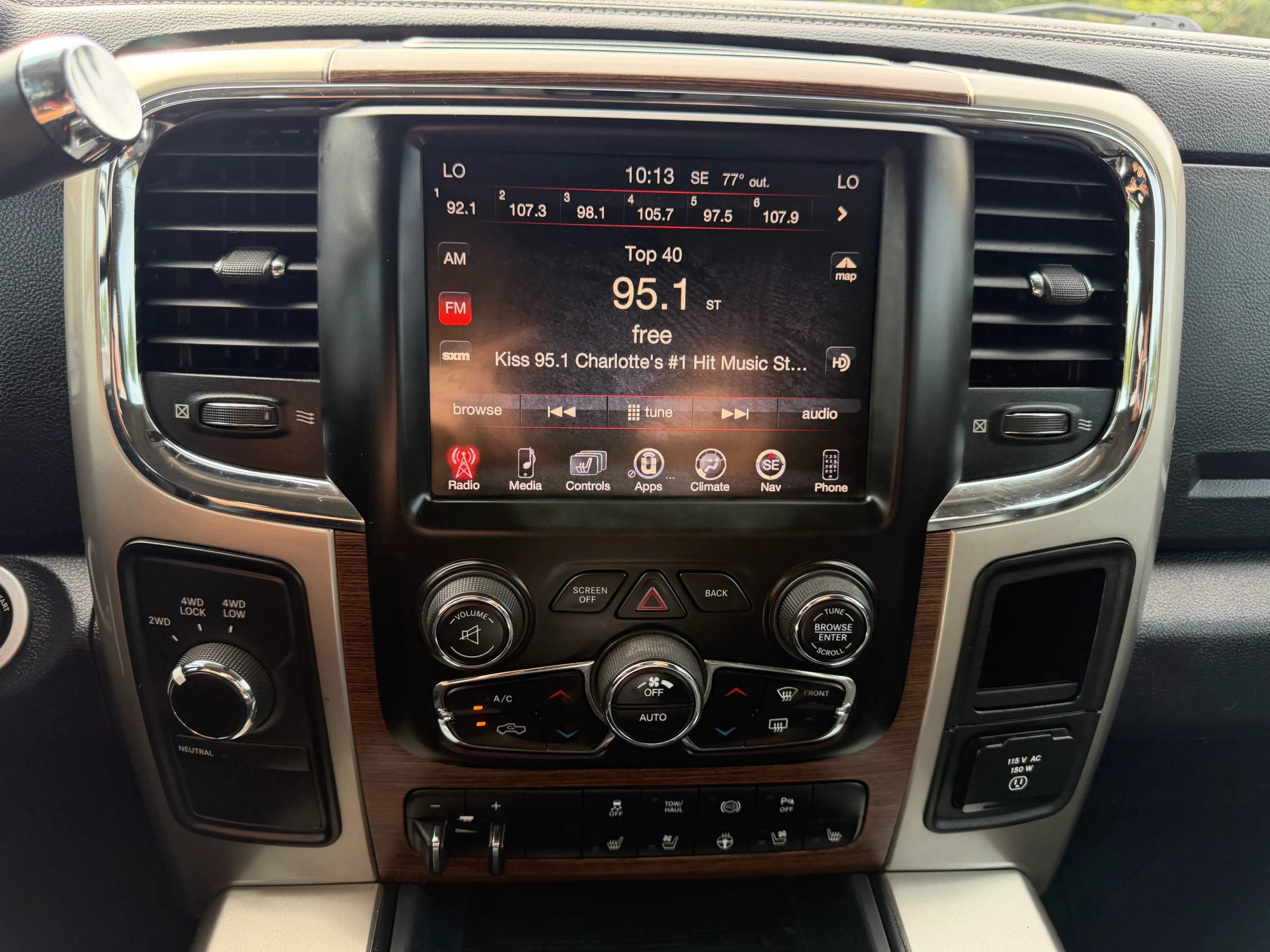Used 2015 RAM 3500 Laramie AWD/4WD image 24