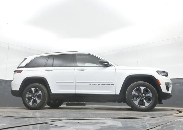 Used 2022 Jeep Grand Cherokee Limited 4xe w/ Luxury Tech Group II AWD/4WD image 50