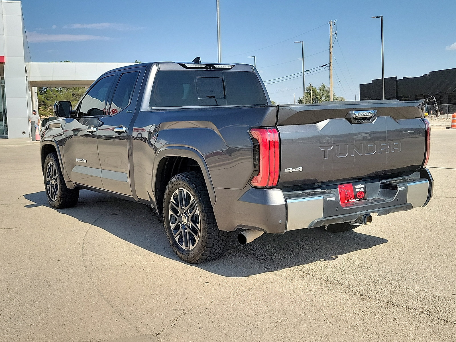 Used 2022 Toyota Tundra Limited AWD/4WD image 3