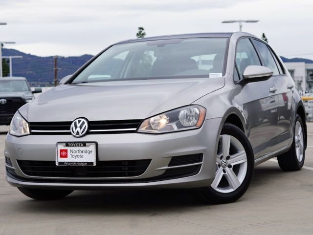 Used 2017 Volkswagen Golf Wolfsburg Edition image 1