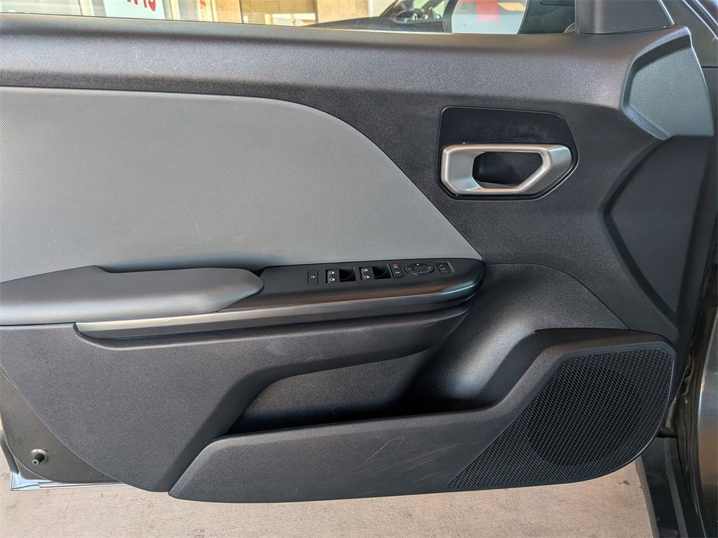 Used 2025 Kia K4 LXS image 11