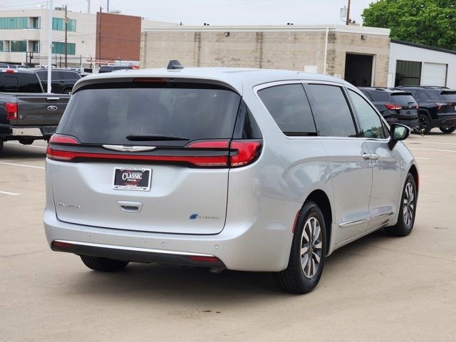 Used 2023 Chrysler Pacifica Limited image 15