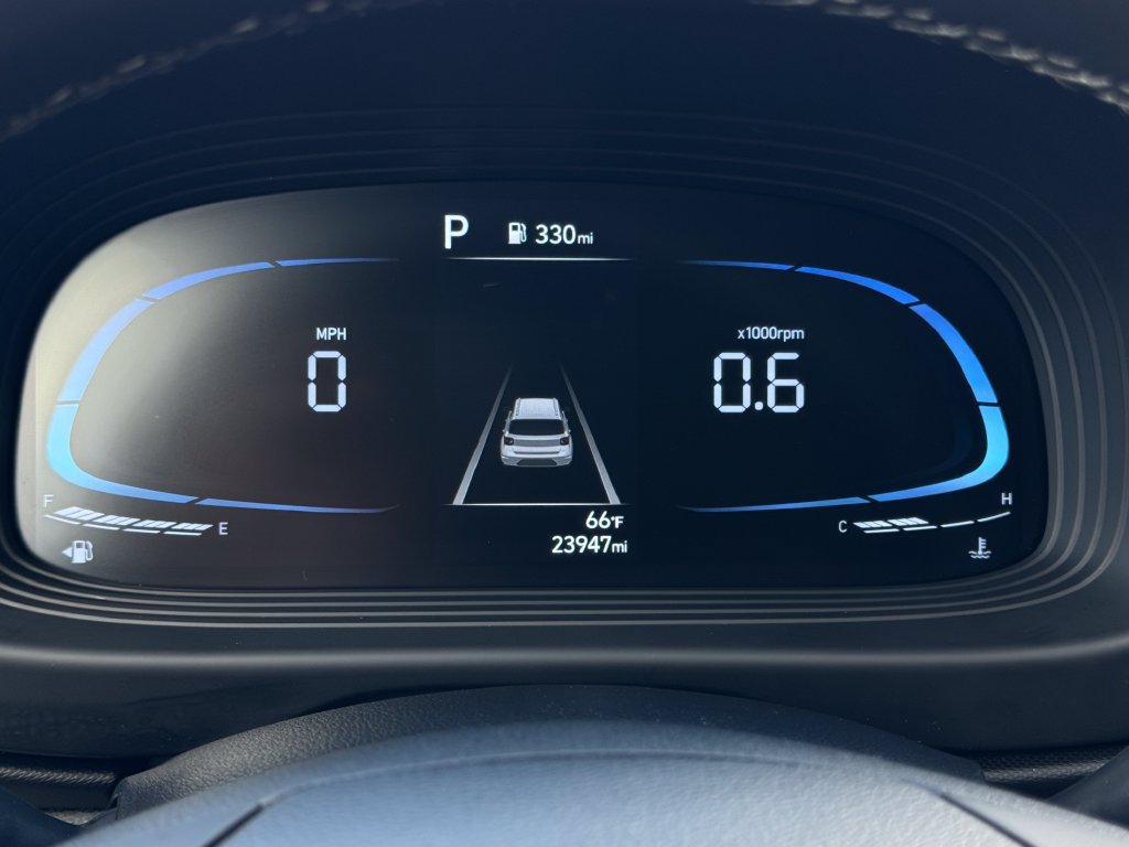 Used 2025 Hyundai Venue SEL FWD image 21