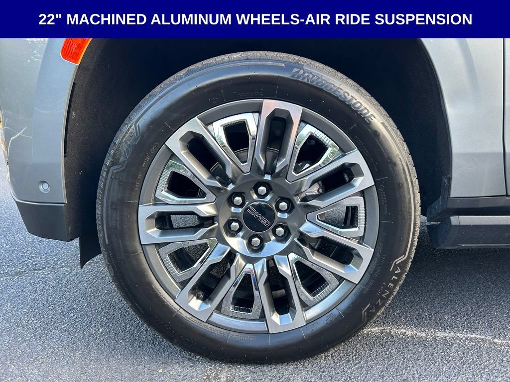 Used 2023 GMC Yukon XL Denali Ultimate AWD/4WD image 12