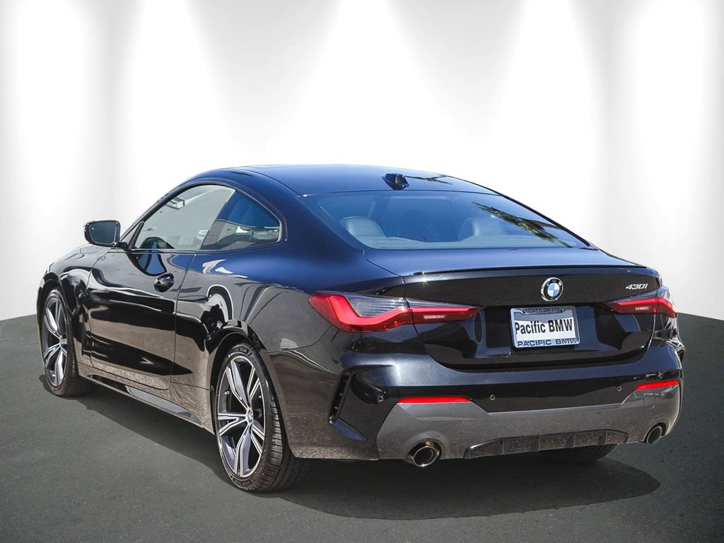 Used 2024 BMW 430i Coupe w/ M Sport Package RWD image 4