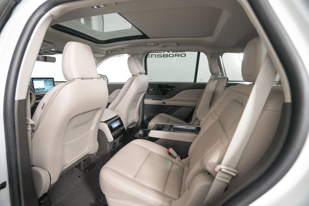 Used 2022 Lincoln Aviator Reserve w/ Equipment Group 201A image 13