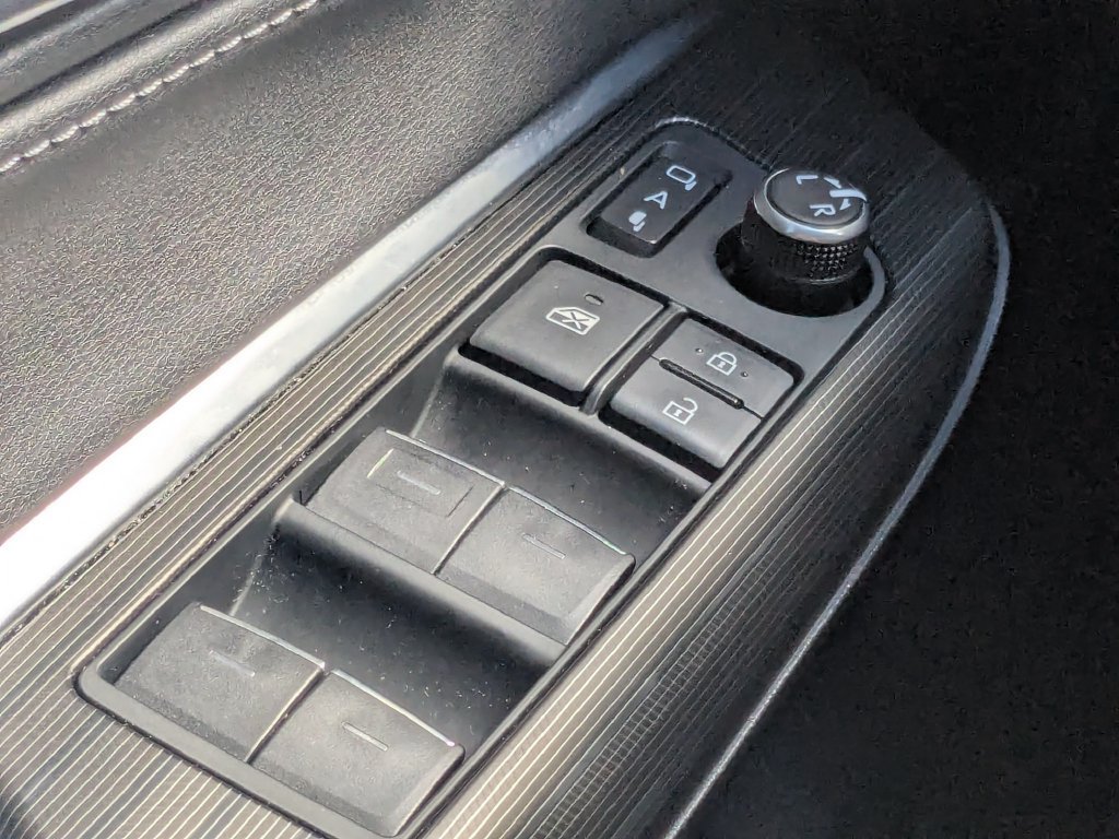 Used 2022 Toyota Venza Limited w/ Advanced Technology Package AWD/4WD image 13