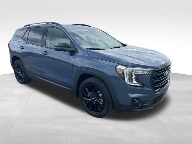 Used 2024 GMC Terrain SLT w/ Tech Package AWD/4WD image 4