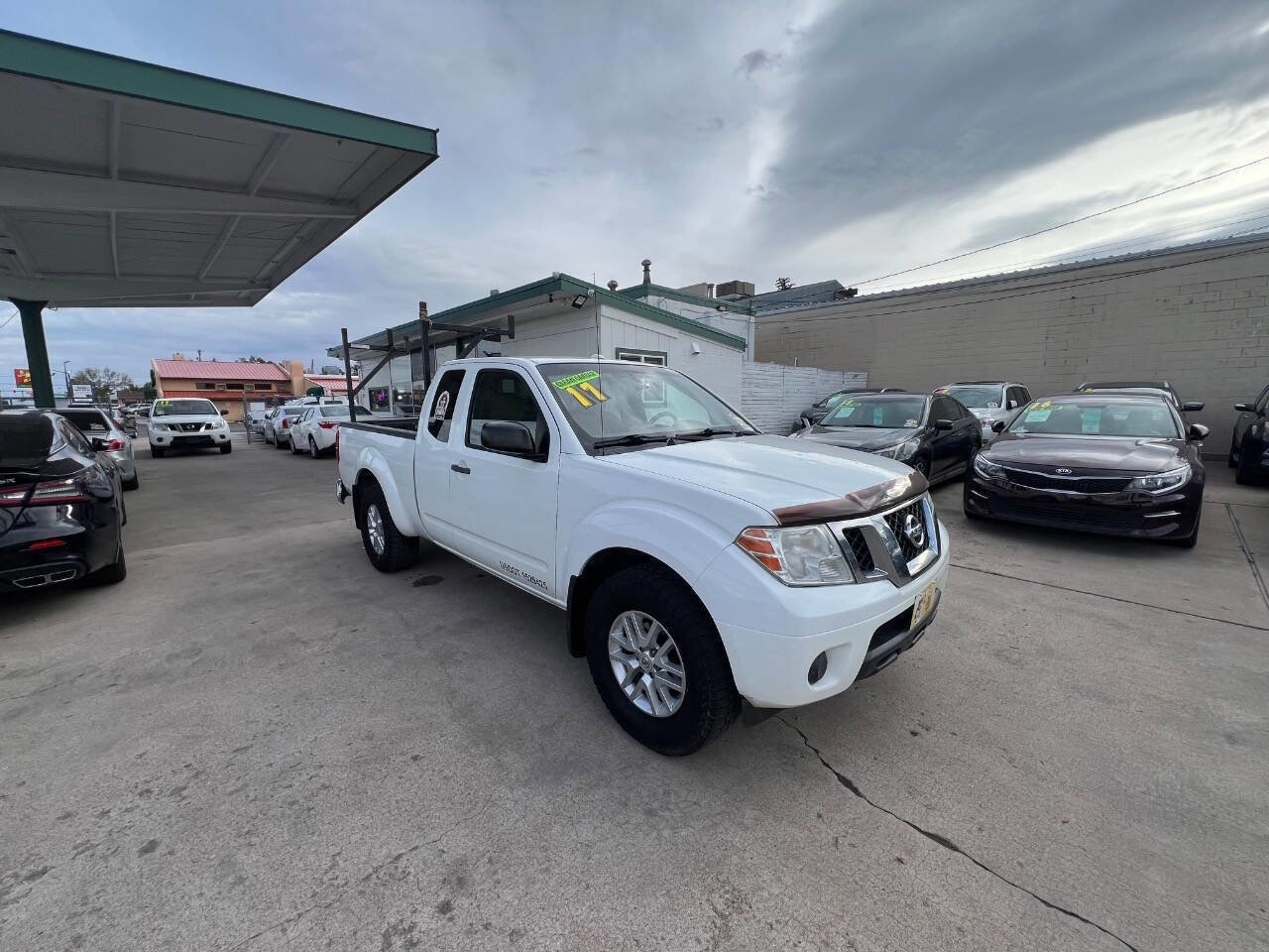 Used 2017 Nissan Frontier SV AWD/4WD image 1