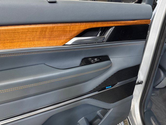 Used 2022 Jeep Grand Wagoneer Series II w/ Premium Group II image 53