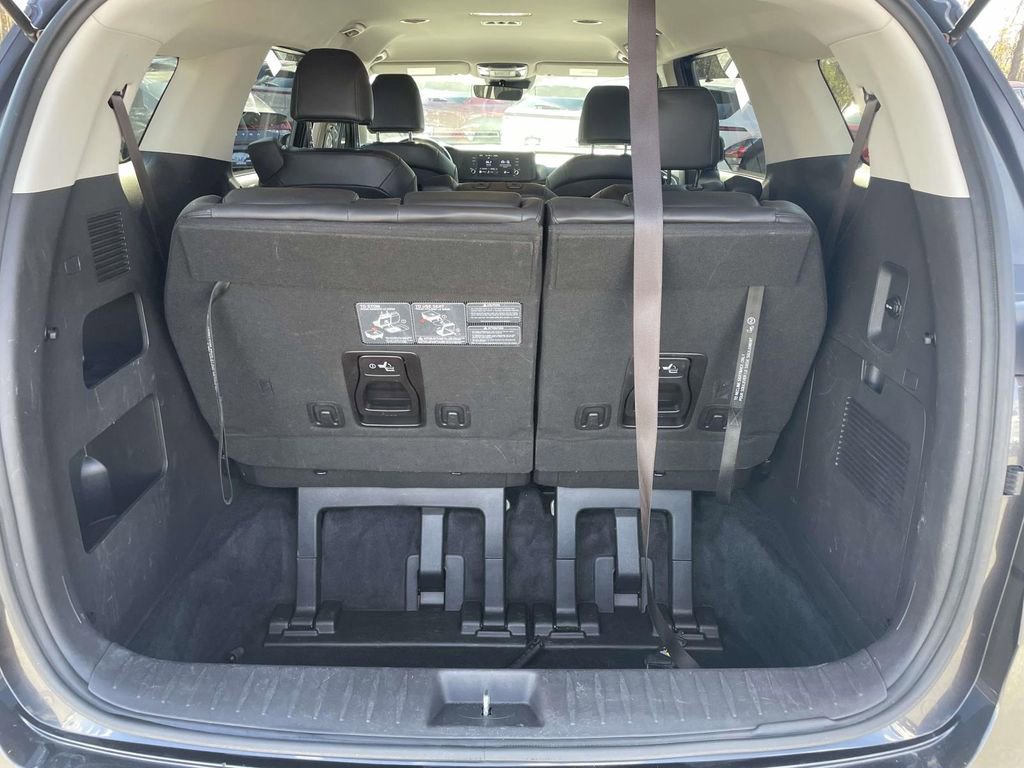 Used 2022 Kia Carnival LX image 8