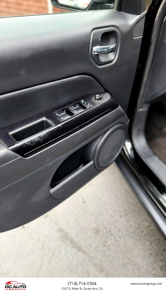 Used 2015 Jeep Patriot High Altitude FWD image 27