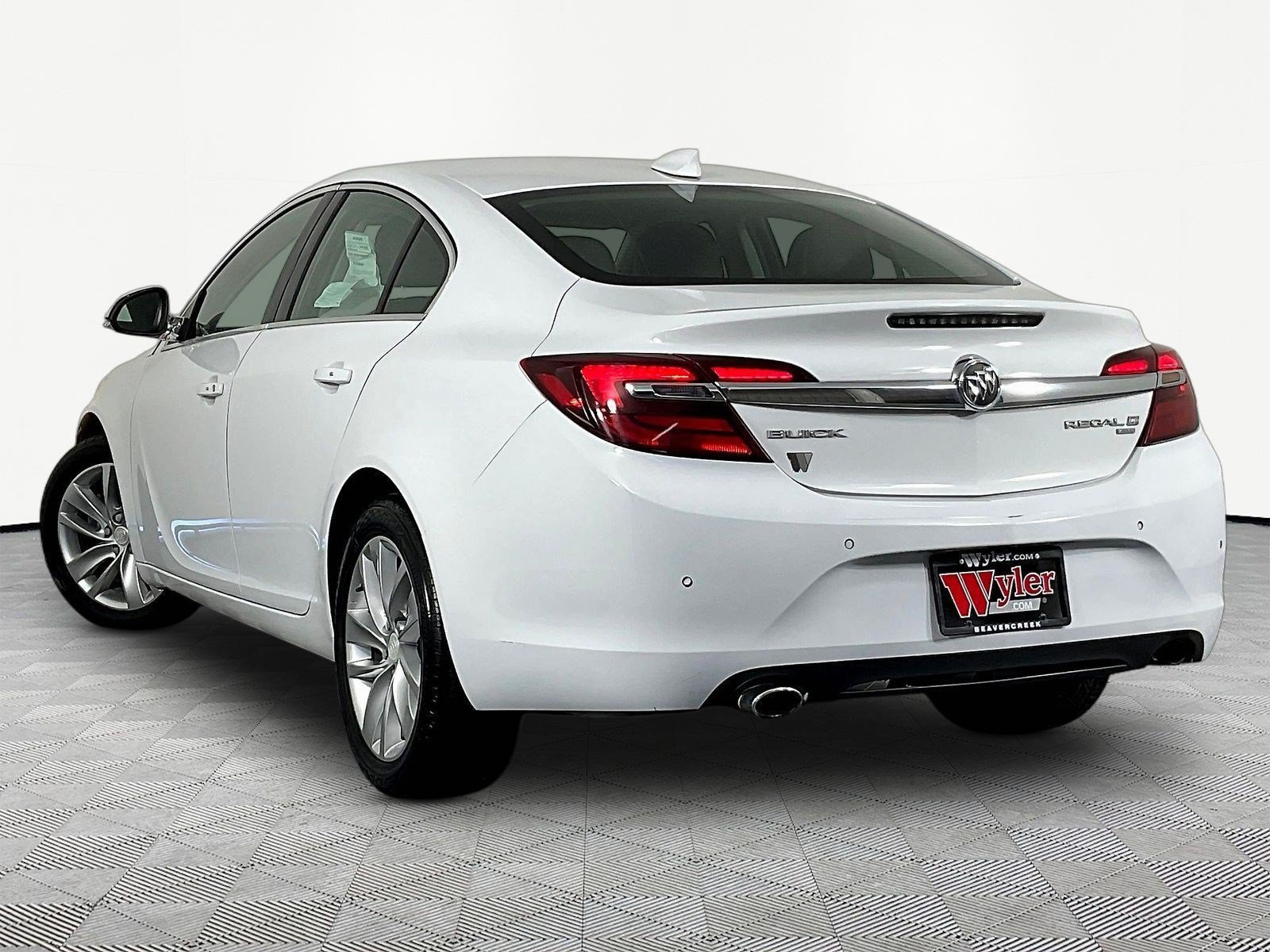 Used 2016 Buick Regal Premium AWD/4WD image 4