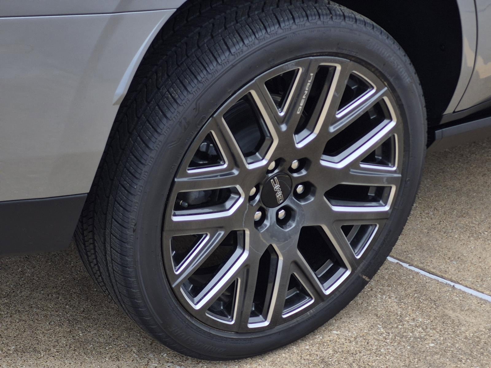 New 2026 GMC Yukon Denali Ultimate w/ LPO, Floor Liner Package image 5
