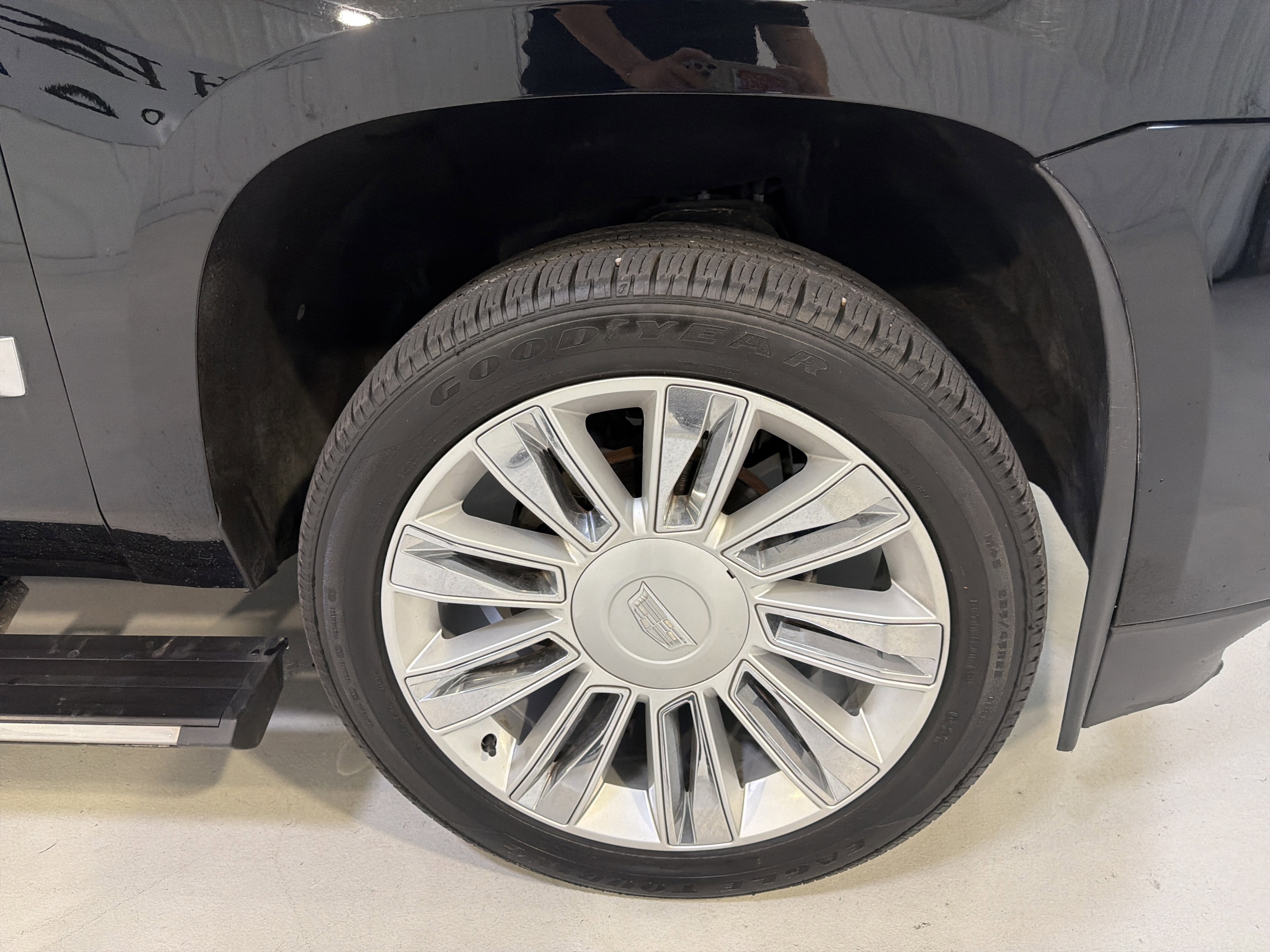 Used 2017 Cadillac Escalade ESV Platinum image 15