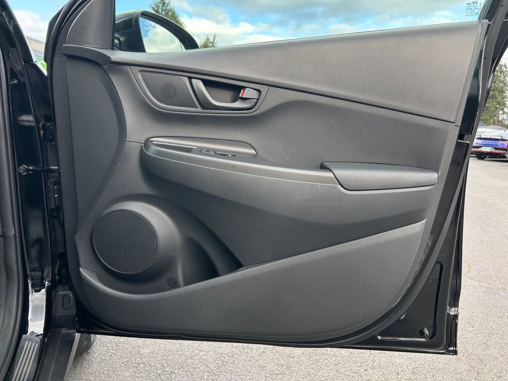 Certified 2021 Hyundai Kona SEL w/ Cargo Package image 25