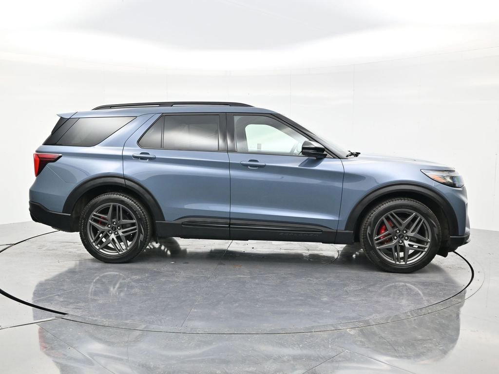 Used 2025 Ford Explorer ST w/ Sun And Sound Package image 4