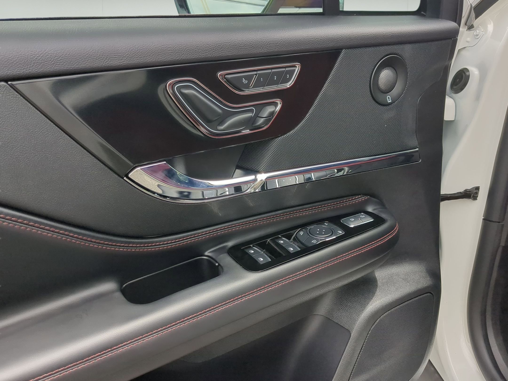 New 2026 Lincoln Corsair Reserve FWD image 12
