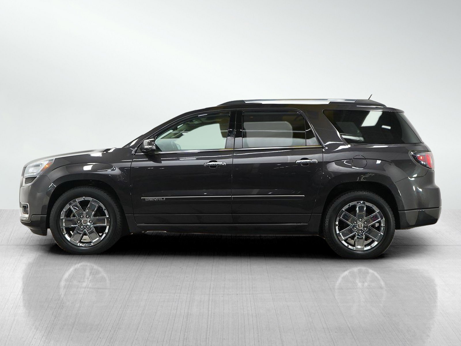 Used 2015 GMC Acadia Denali image 2