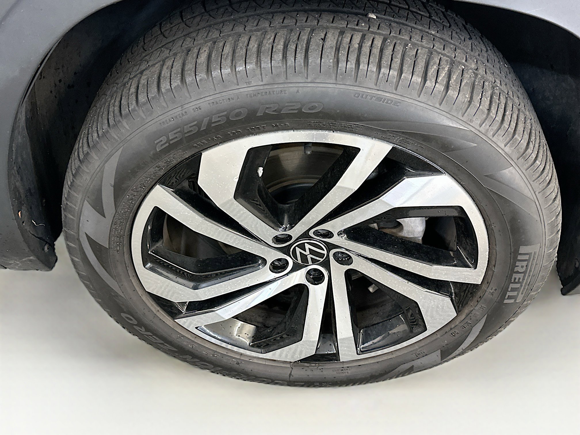 Used 2022 Volkswagen Atlas Cross Sport SE image 11