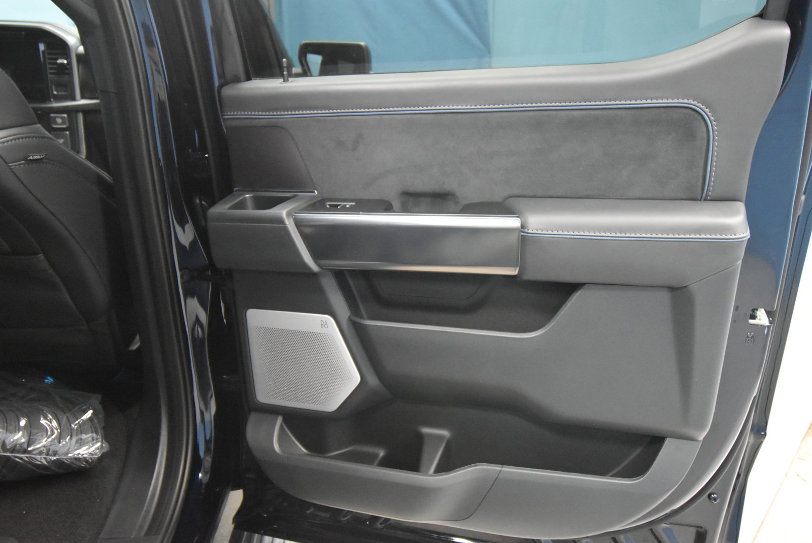 New 2025 Ford F150 Platinum w/ Equipment Group 702A High image 19