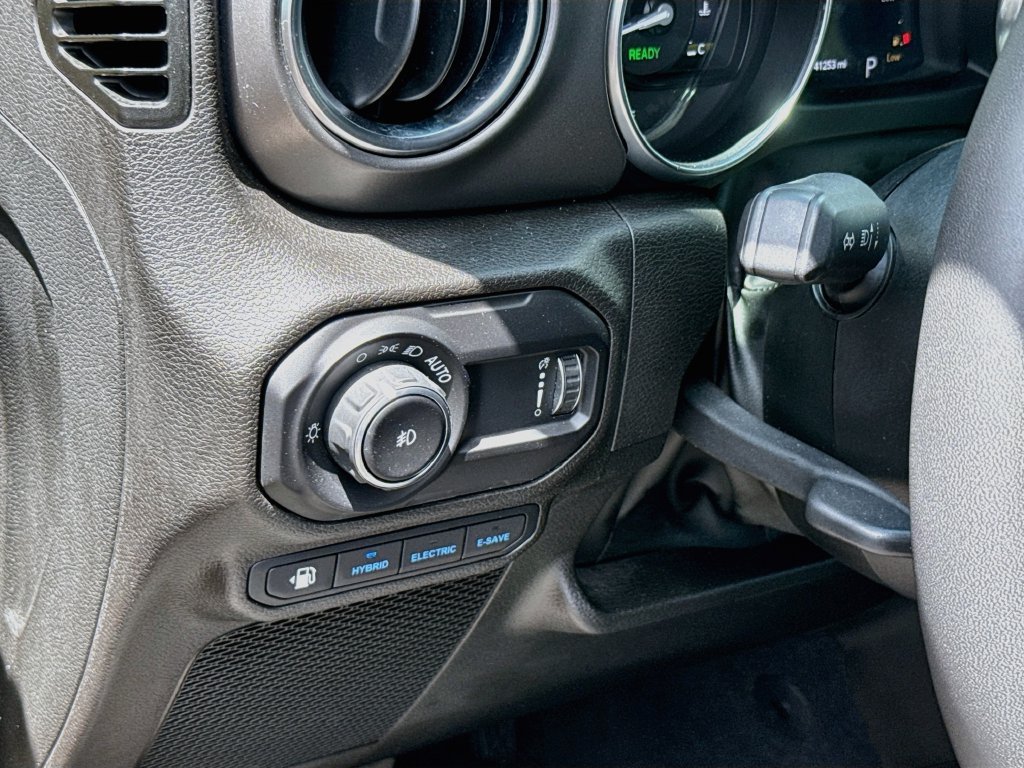 Certified 2023 Jeep Wrangler Unlimited Rubicon 4xe AWD/4WD image 11
