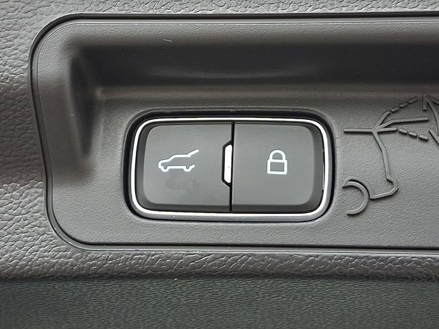 Used 2025 Ford Explorer ST image 31