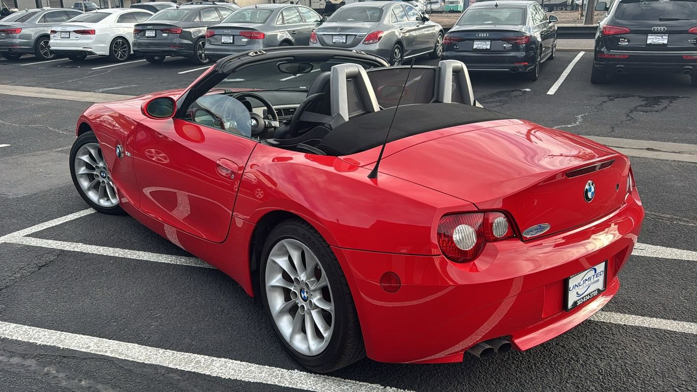 Used 2005 BMW Z4 2.5i image 11