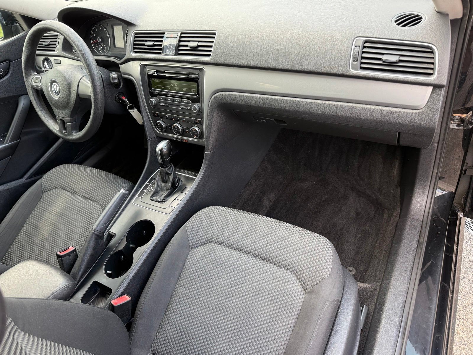 Used 2012 Volkswagen Passat 2.5 S FWD image 16