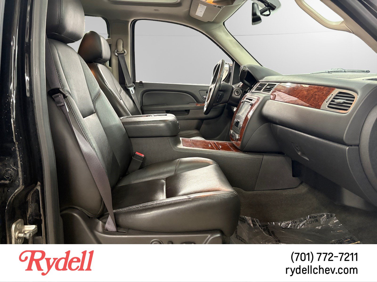 Used 2013 Chevrolet Avalanche LTZ AWD/4WD image 16