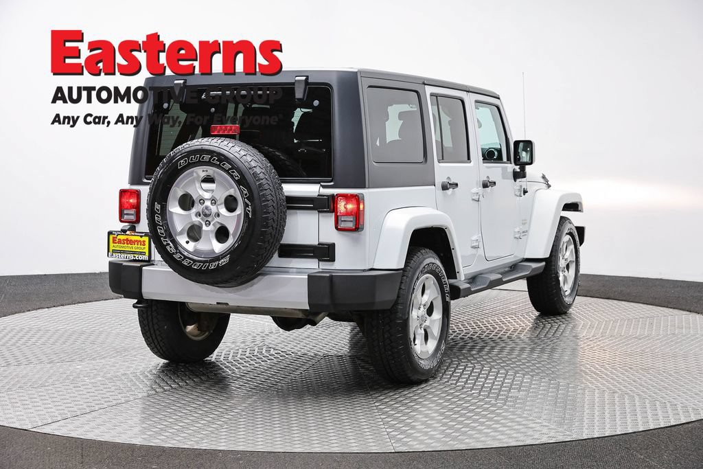 Used 2015 Jeep Wrangler Unlimited Sahara w/ Connectivity Group AWD/4WD image 5